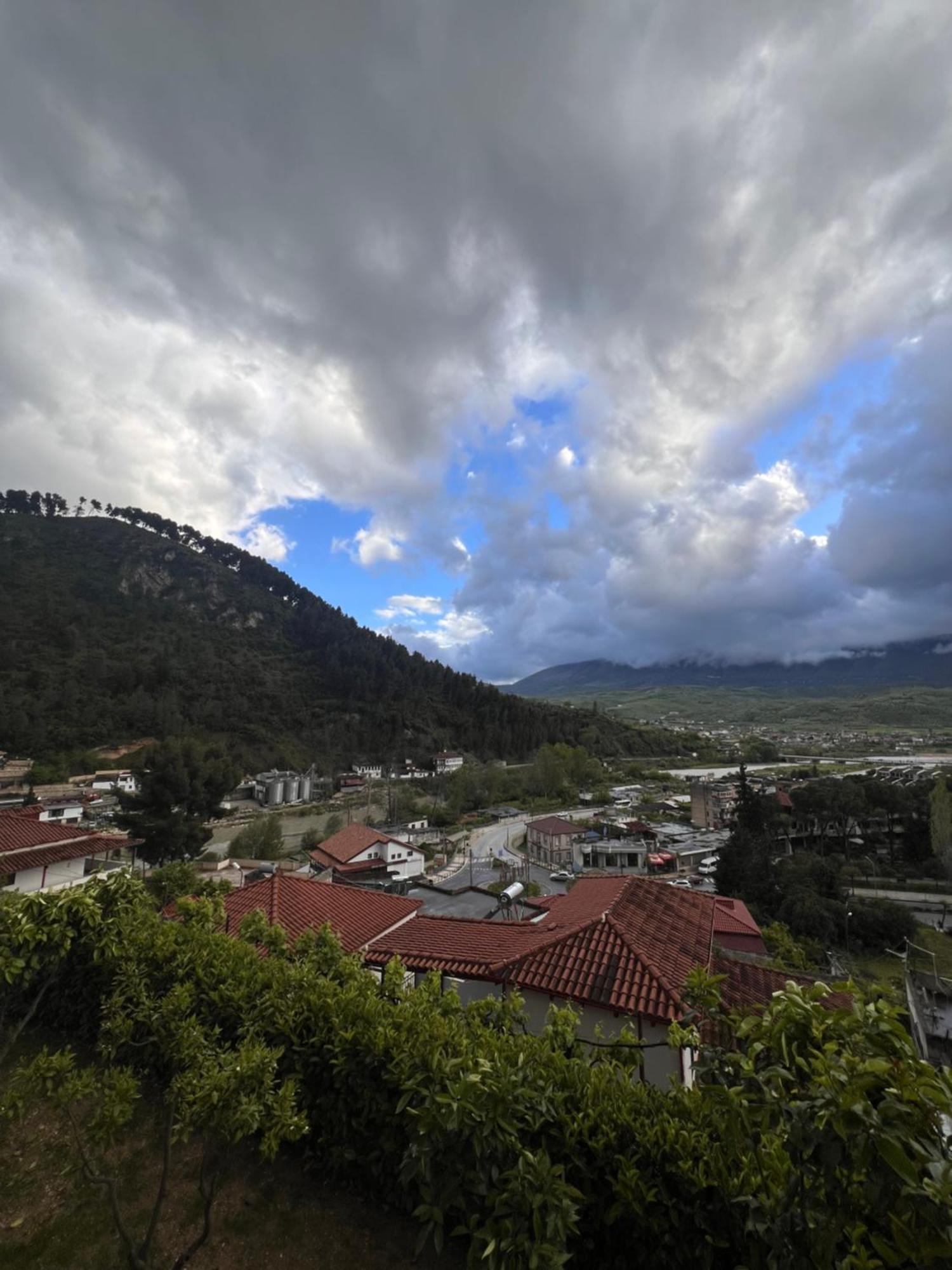 Hotel Villa Edis Μπεράτ Εξωτερικό φωτογραφία