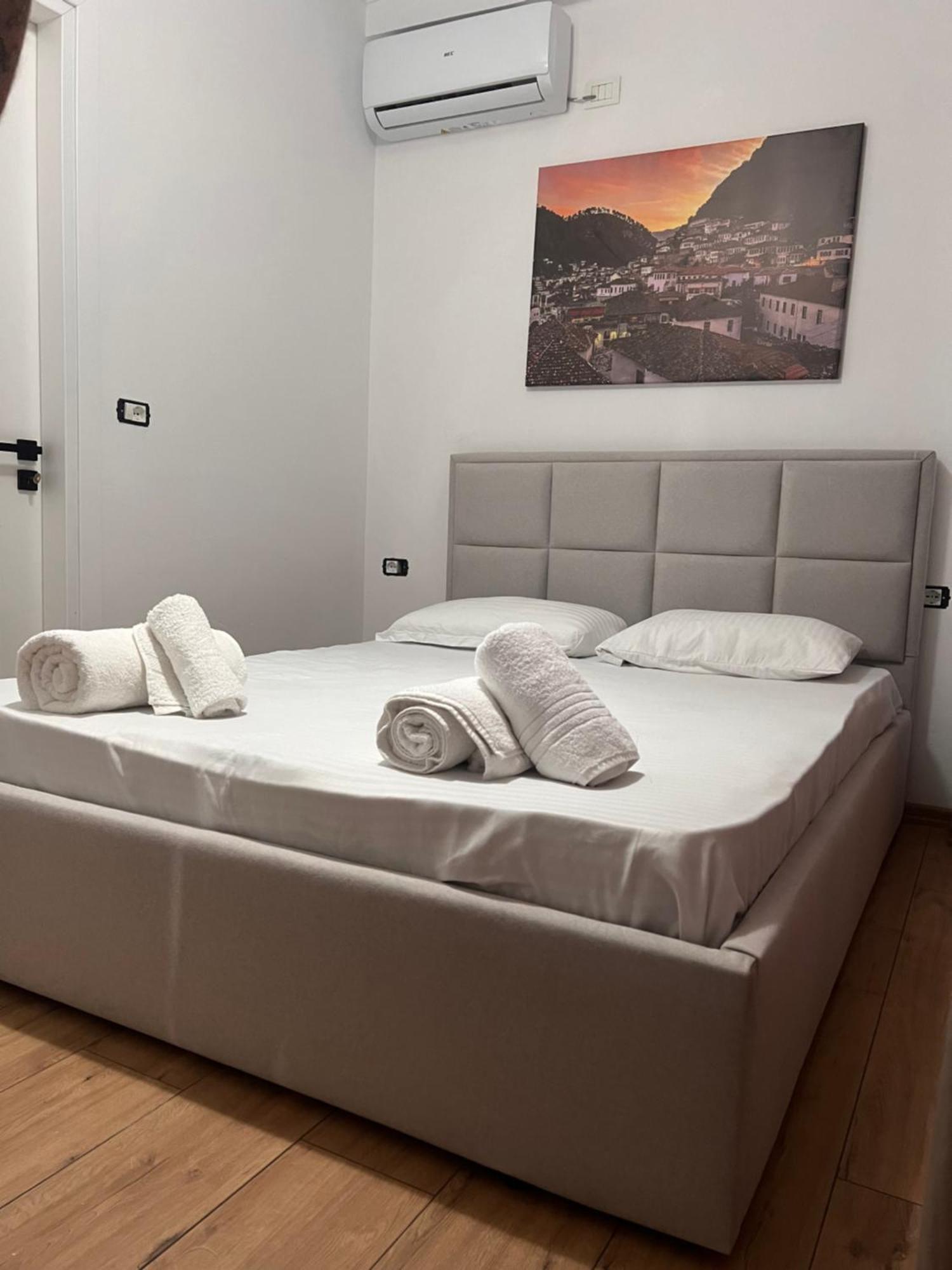 Hotel Villa Edis Μπεράτ Εξωτερικό φωτογραφία